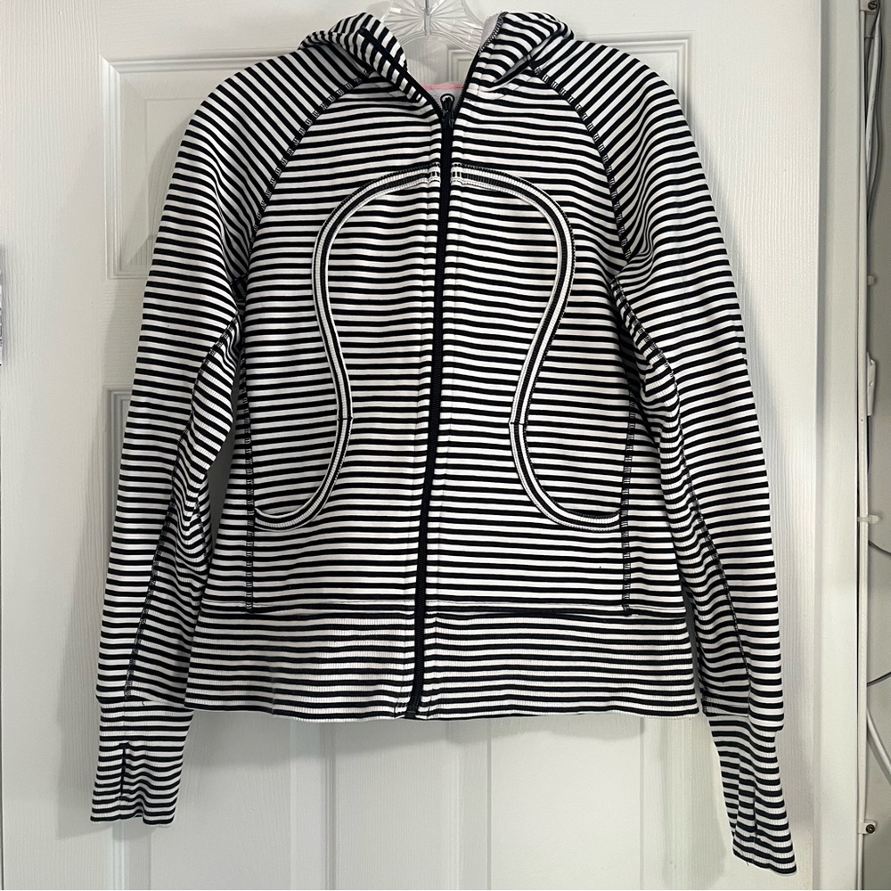Lululemon Black And White Striped Scuba Hoodie Full Zip Jacket Woman’s Sz 8 - Picture 11 of 11